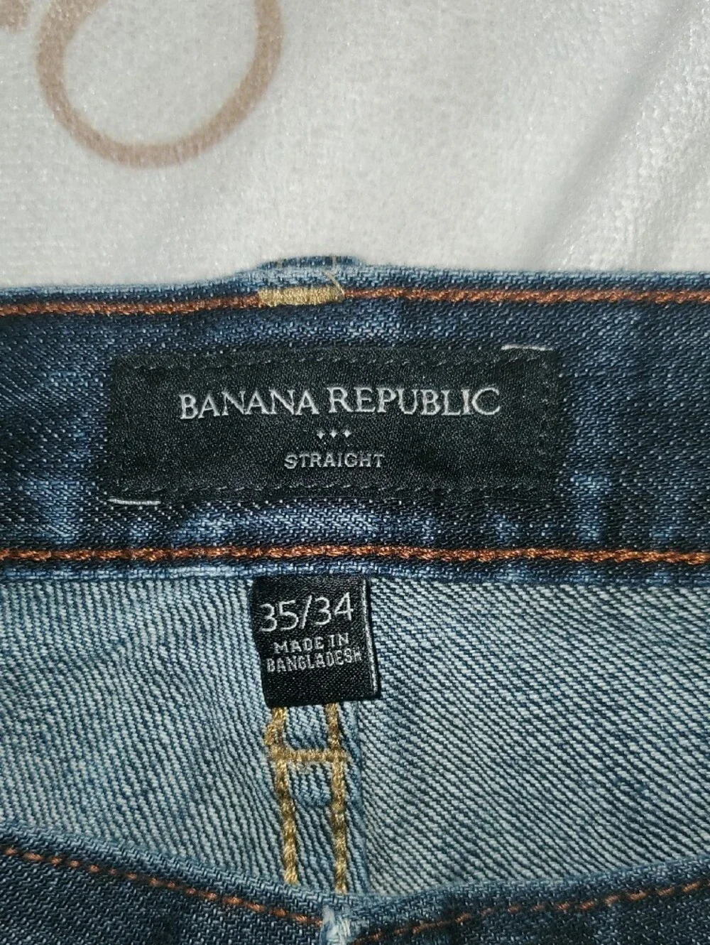 2PAIR OF Banana Republic STRAIGHT AND VINTAGE STRAIGHT LEG JEANS. SIZE 35×34.